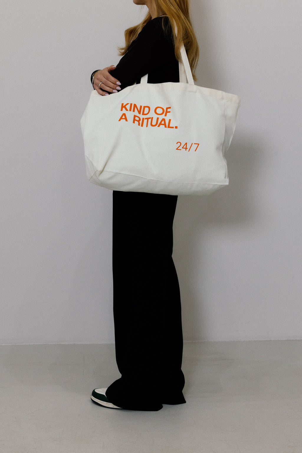 THE CLUB TOTE