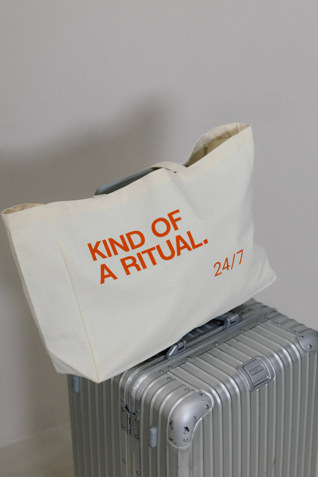 THE CLUB TOTE